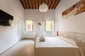 Keys of Italy - Maytreya - Albero 2 - Train station two bedroom flat 2nd floor